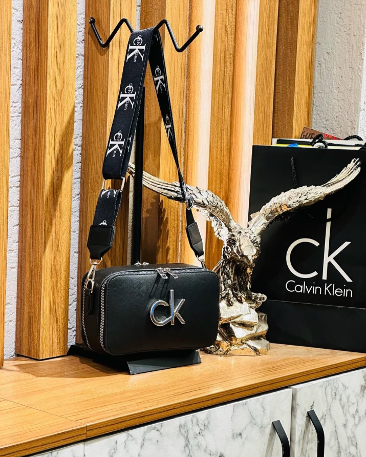 Logolu Kamera Kadın Çanta